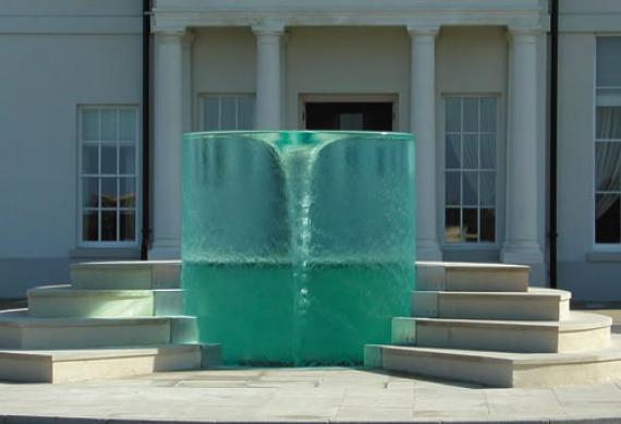 This Reversed Fountain Will Mess With Your Mind!