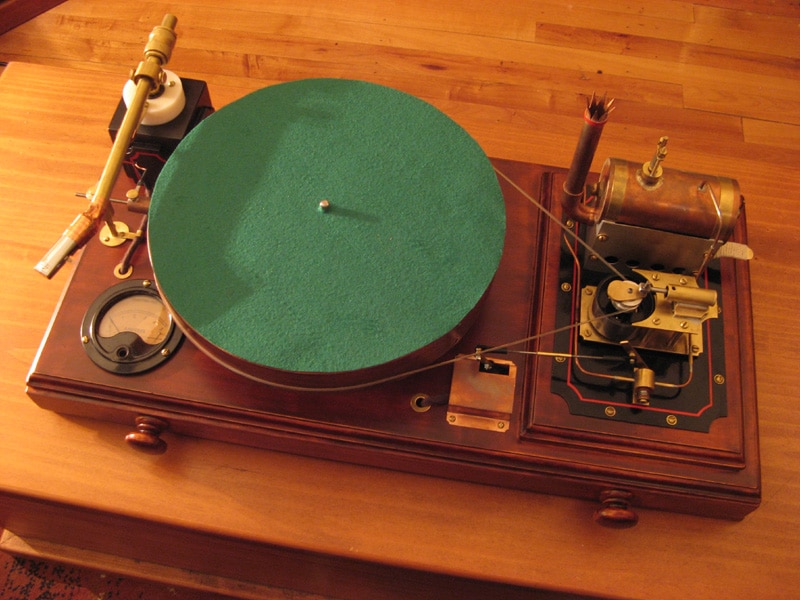 Steampunk: Steam-Powered Turntable Puts The Retro In Cool!