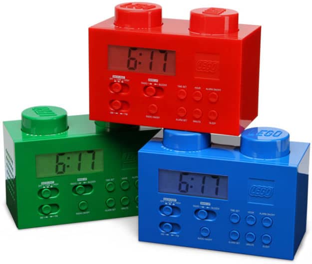 Geeks: Wake Up To This Lego Alarm Clock!