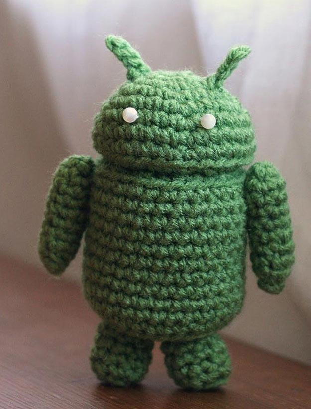Geeky Granny Inspiration: Adorable Crocheted Androids