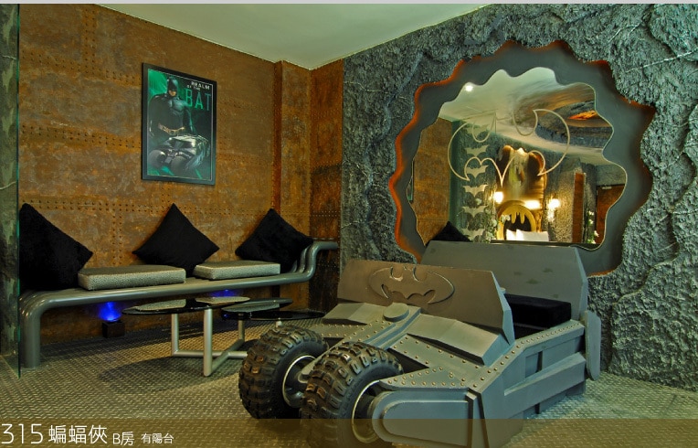 Aspire To Be A Superhero: Stay In The Batman Hotel Room