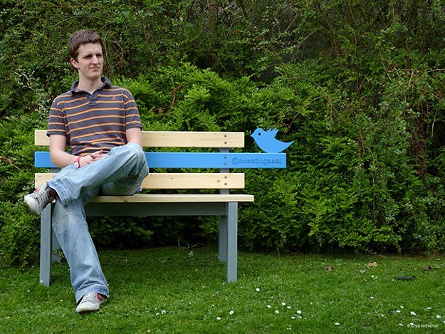 TweetingSeat: The Park Bench That Twitpics & Tweets You