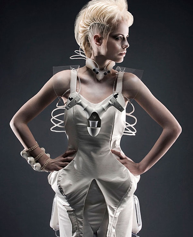 Technology Fashion: The Geeky Dress That Mixes Drinks
