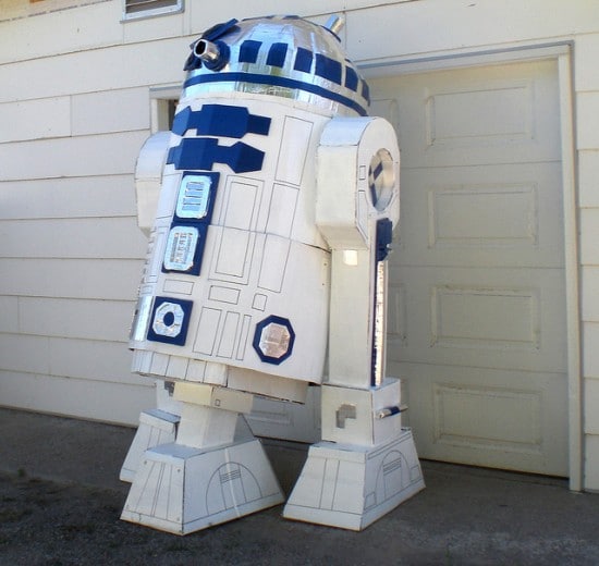 Insanely Dedicated Star Wars Fan Builds Massive R2D2