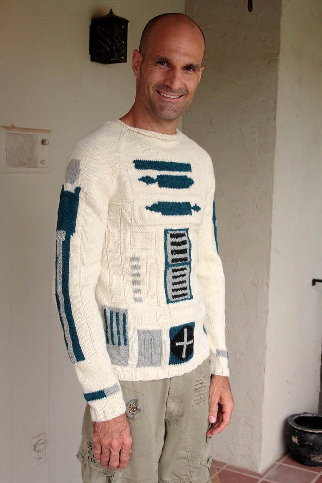Star Wars Fans: Get Your Own Knitted R2-D2 Sweater