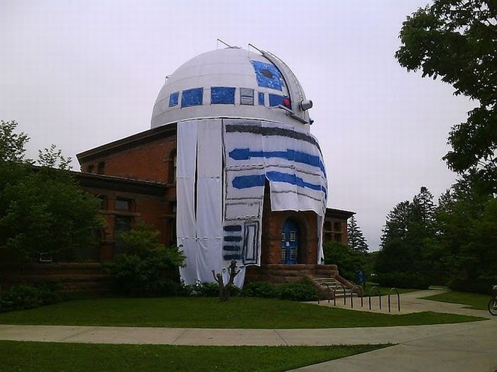 Giant R2-D2: Best College Observatory Prank Ever
