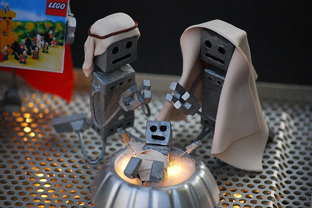 Droid To The World: A Creative Robot Nativity Scene