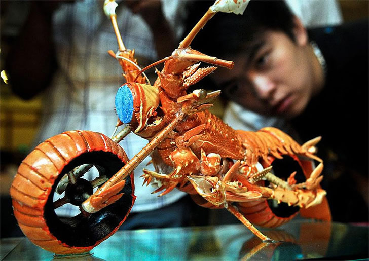 The Lobster Motorcycle: A Mind Blowing Food Carving