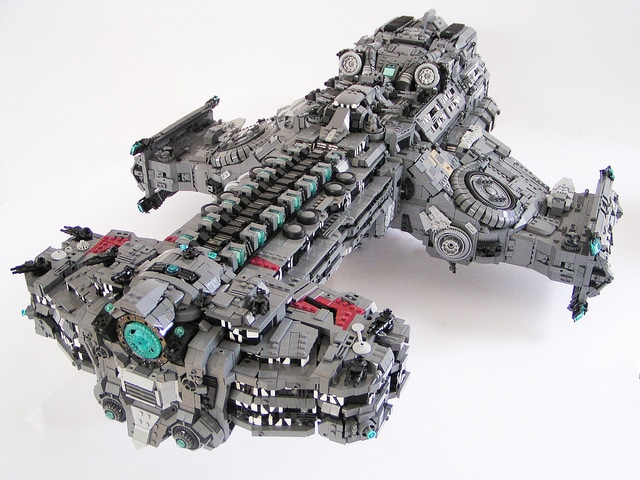 Epic LEGO Starcraft 2 Hyperion Battlecruiser
