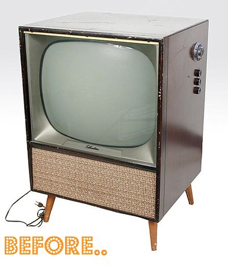 DIY Mod: Retro Television Transformed Into A Badass Bar
