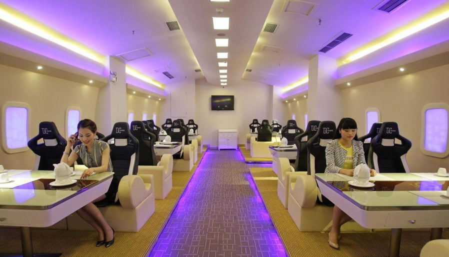 Have Dinner On A Luxury Flight Without Leaving The Ground