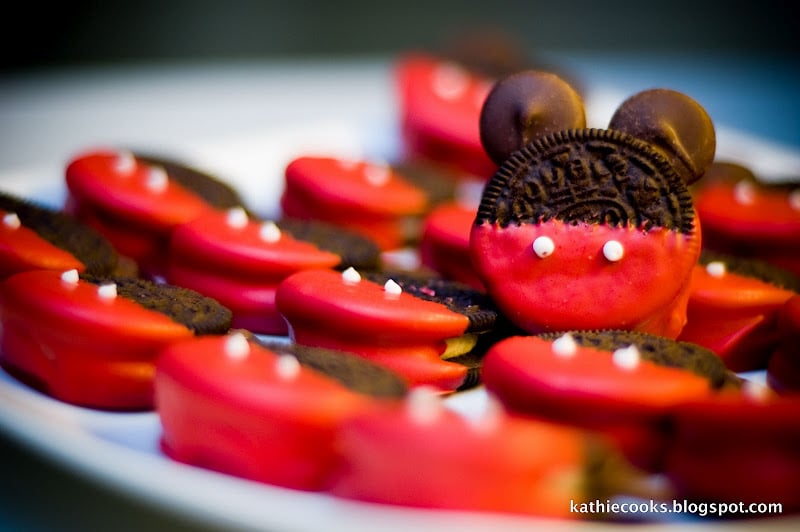 Mickey Mouse Sugar Rush: Mickey Oreos, Cupcakes & Cake Pops