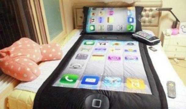 3-Piece iPhone Bed Set For The Ultimate iPhone Addict