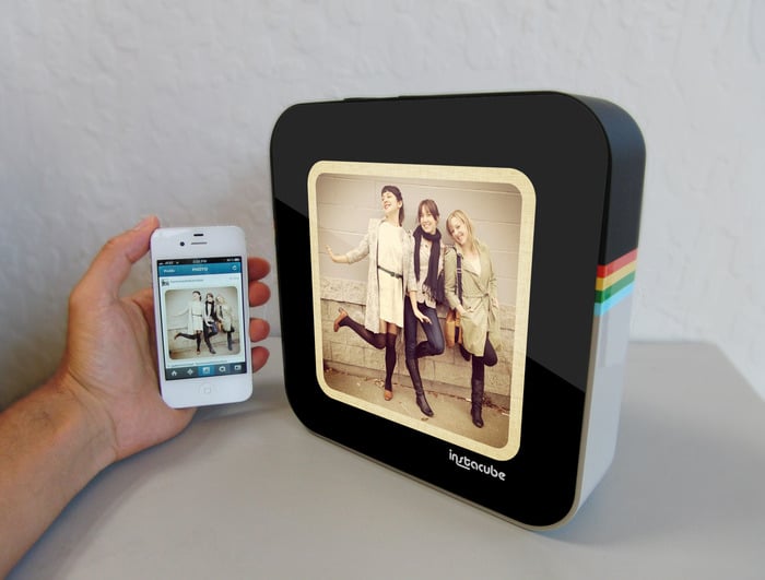 Instant Photo Viewing With The Instagram Instacube