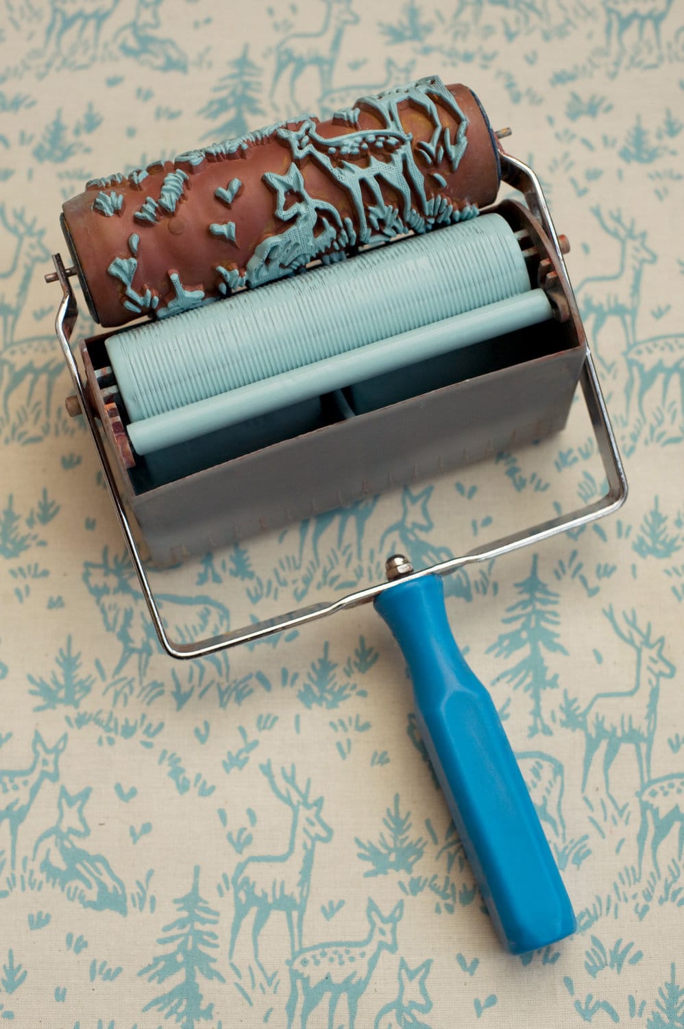 Wallpaper Paint: The Paint Roller That Creates A Wallpaper Look