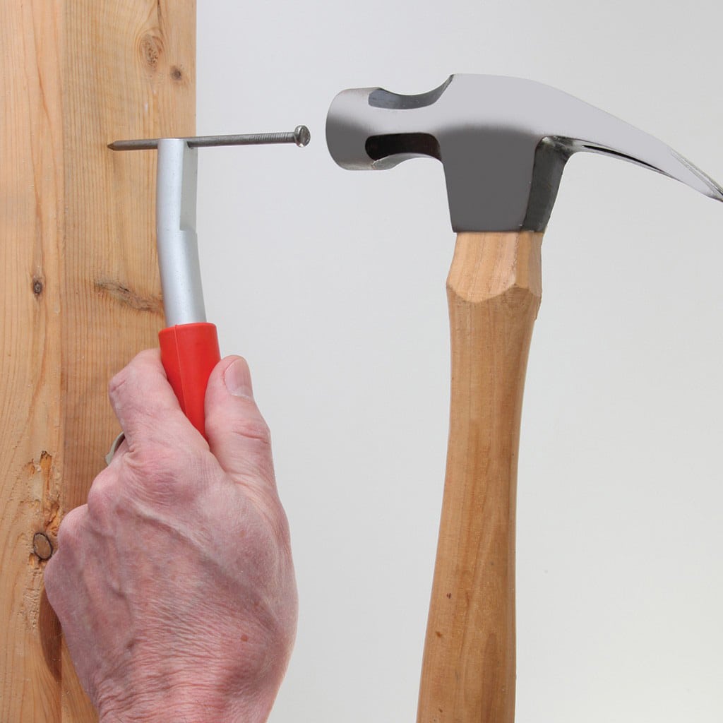 DIY Enthusiasts: The Magnetic Tool That Eliminates Smashed Fingers