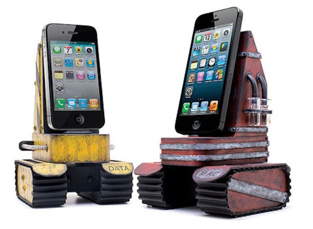 iPhone 5 Docking Stations That Look Like Artistic WWII Tanks