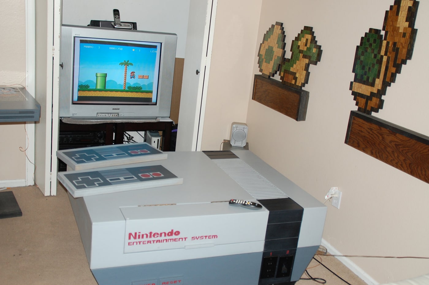 Retro Geek Paradise: Your Own NES Living Room Design