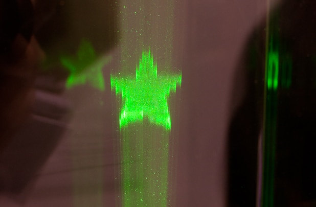 Real Hologram Generates 50,000 Dots Into Mid-Air 3D Objects