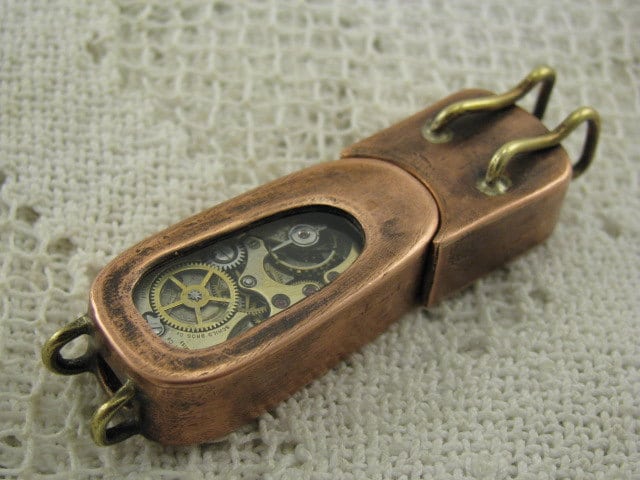 Steampunk Flash Drive Impresses With Glowing Gears