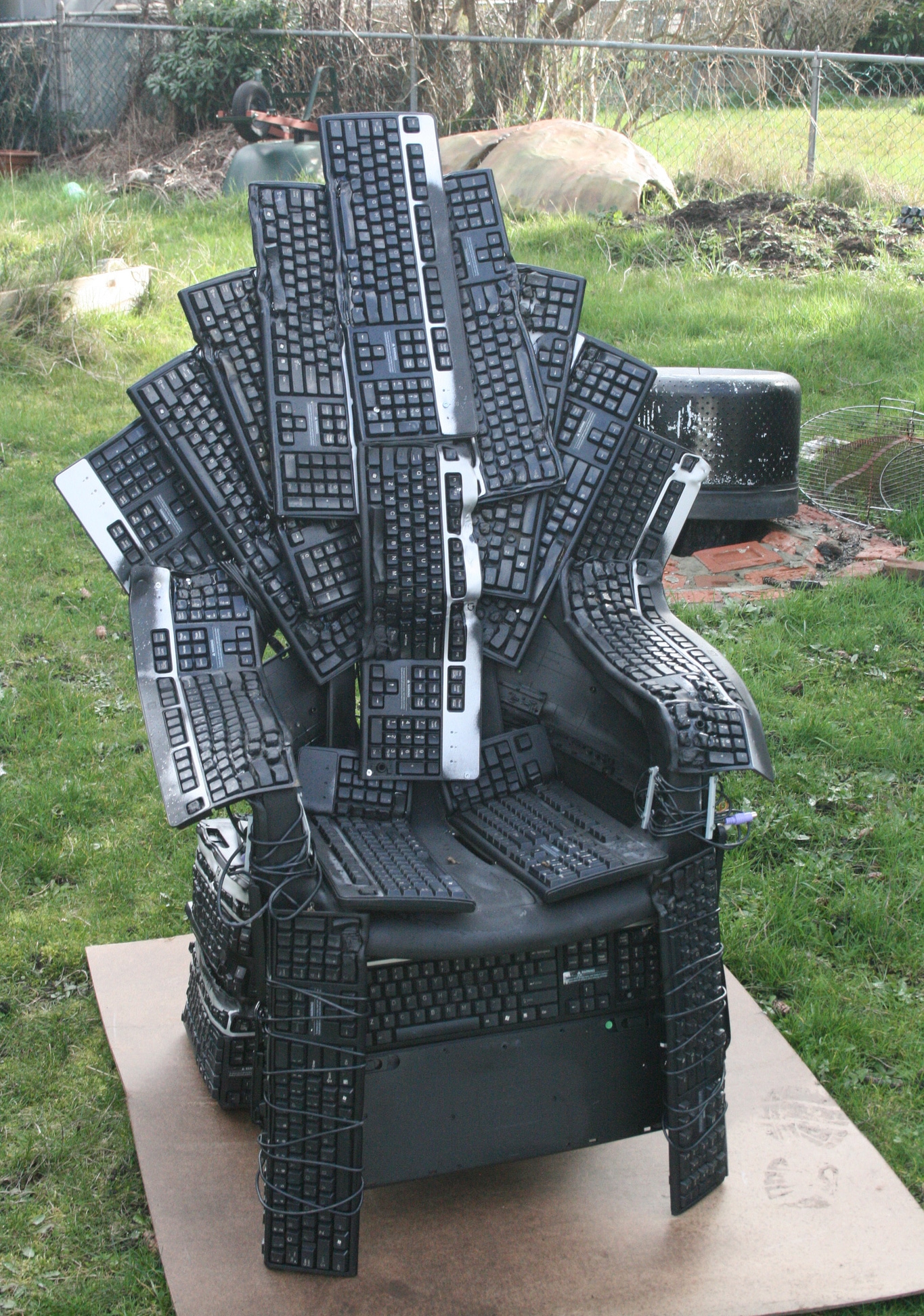 Throne Of Nerds: Game Of Thrones Tribute Made From Computer Keyboards