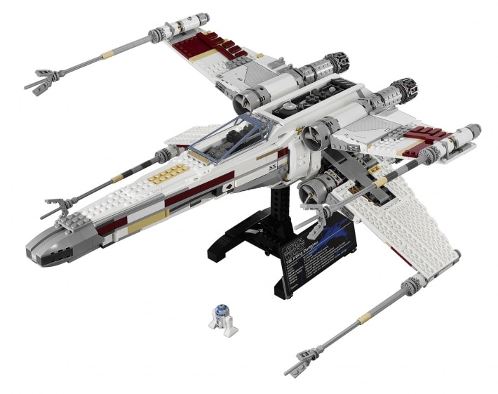 Official LEGO X-Wing Made Out Of An Impressive 1,558 LEGO Blocks