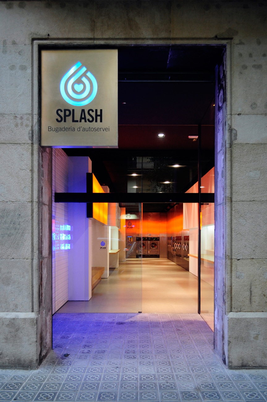 Wash Clothes In Style: A Modernistic Laundromat That Looks Like A Club