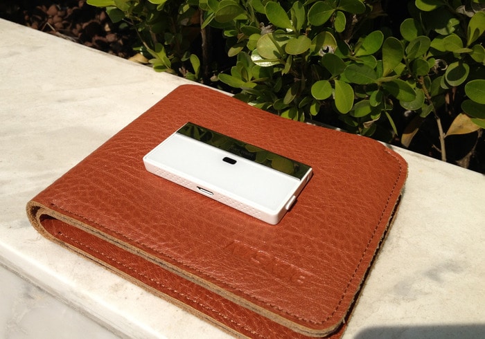 The Smart Wallet Keeps Track Of Your Phone & Your Wallet