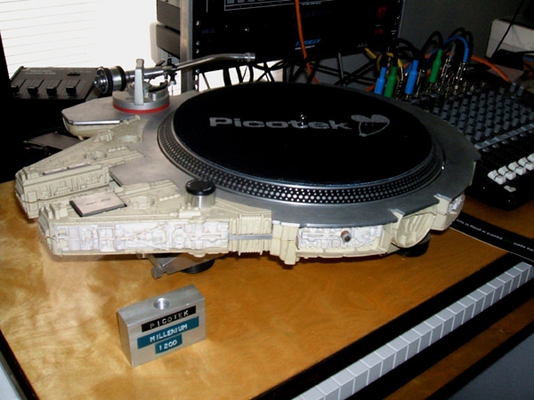 Millennium Falcon Turntable Is The Fastest Record Player Ever