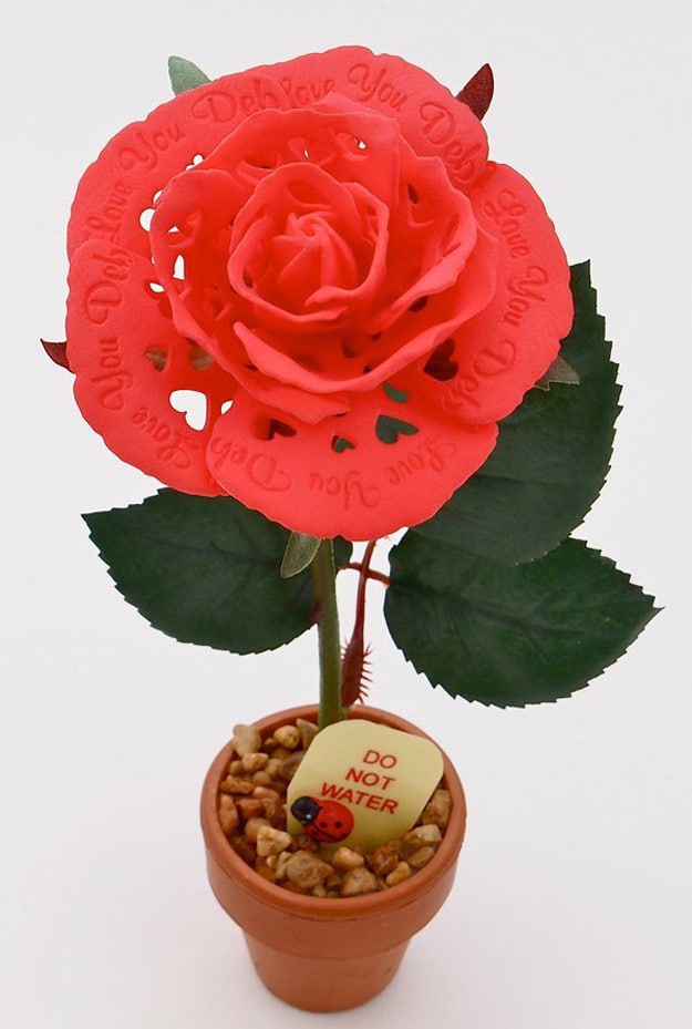 Geek Love: 3D Printed Red Rose For Your High Tech Romance