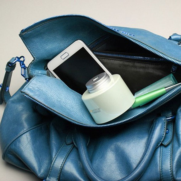 USB Portable Humidifier Fits In Your Bag & Screws On A Bottle Of Water