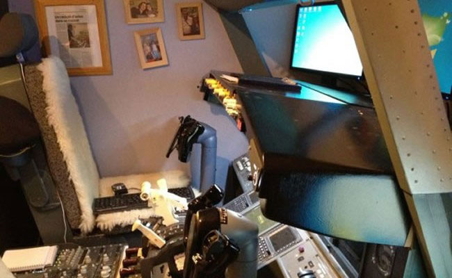 Dad Builds Working Boeing 737 Cockpit In His Son’s Bedroom