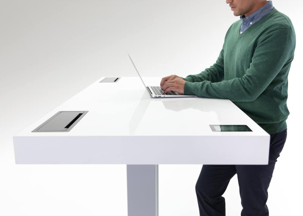 Kinetic Work Desk That’s A Mashup Between Desk, Smartphone And Fitbit