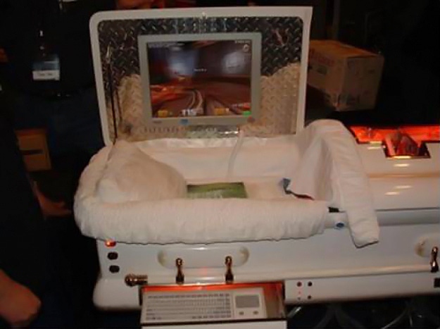 This Custom Life-Size Coffin Computer Case-Mod Will Make You Shiver