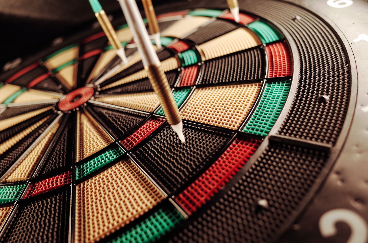 5 Things To Consider Before Buying An Electronic Dart Board For Your Home