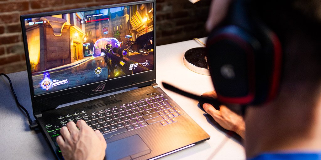 Gaming Laptop Desktop Header Image