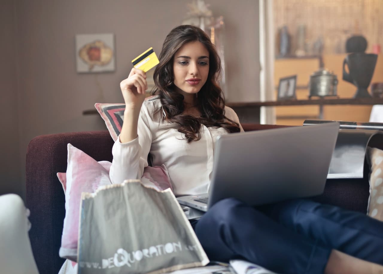 Online Shopping Tips Savings Discounts Header Image