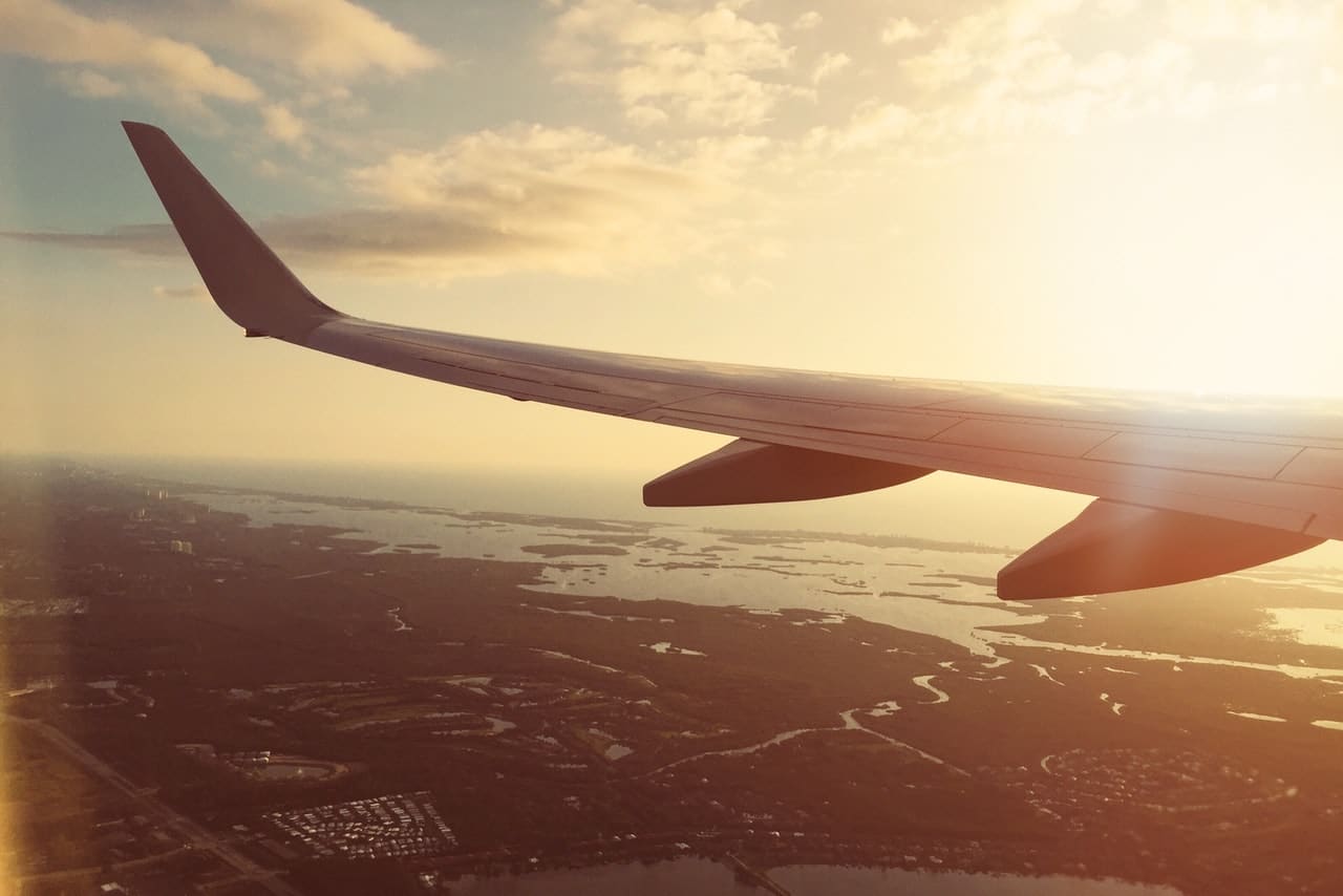 Tips Flying Abroad Header Image