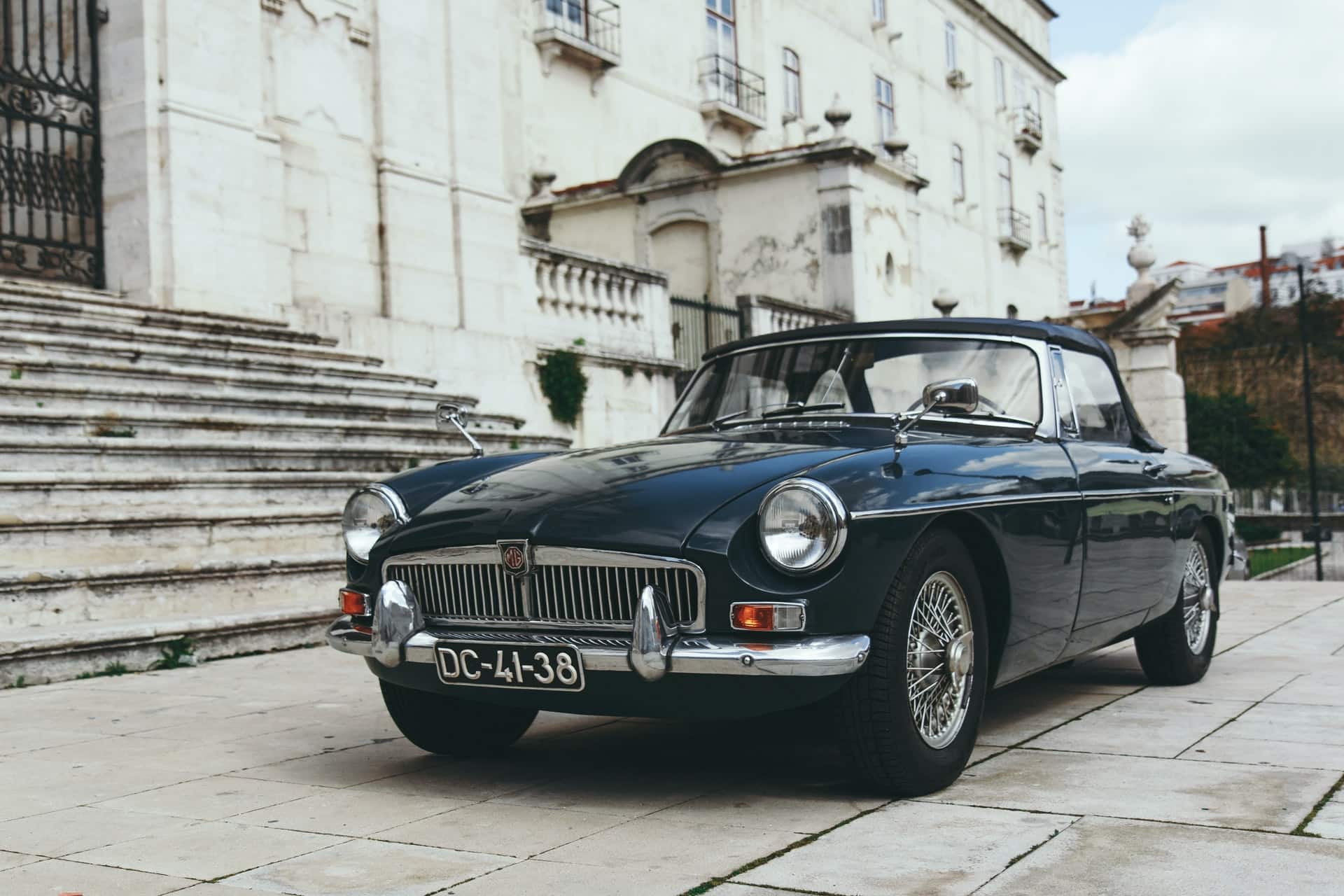 8 Tips Sell Classic Car Header Image