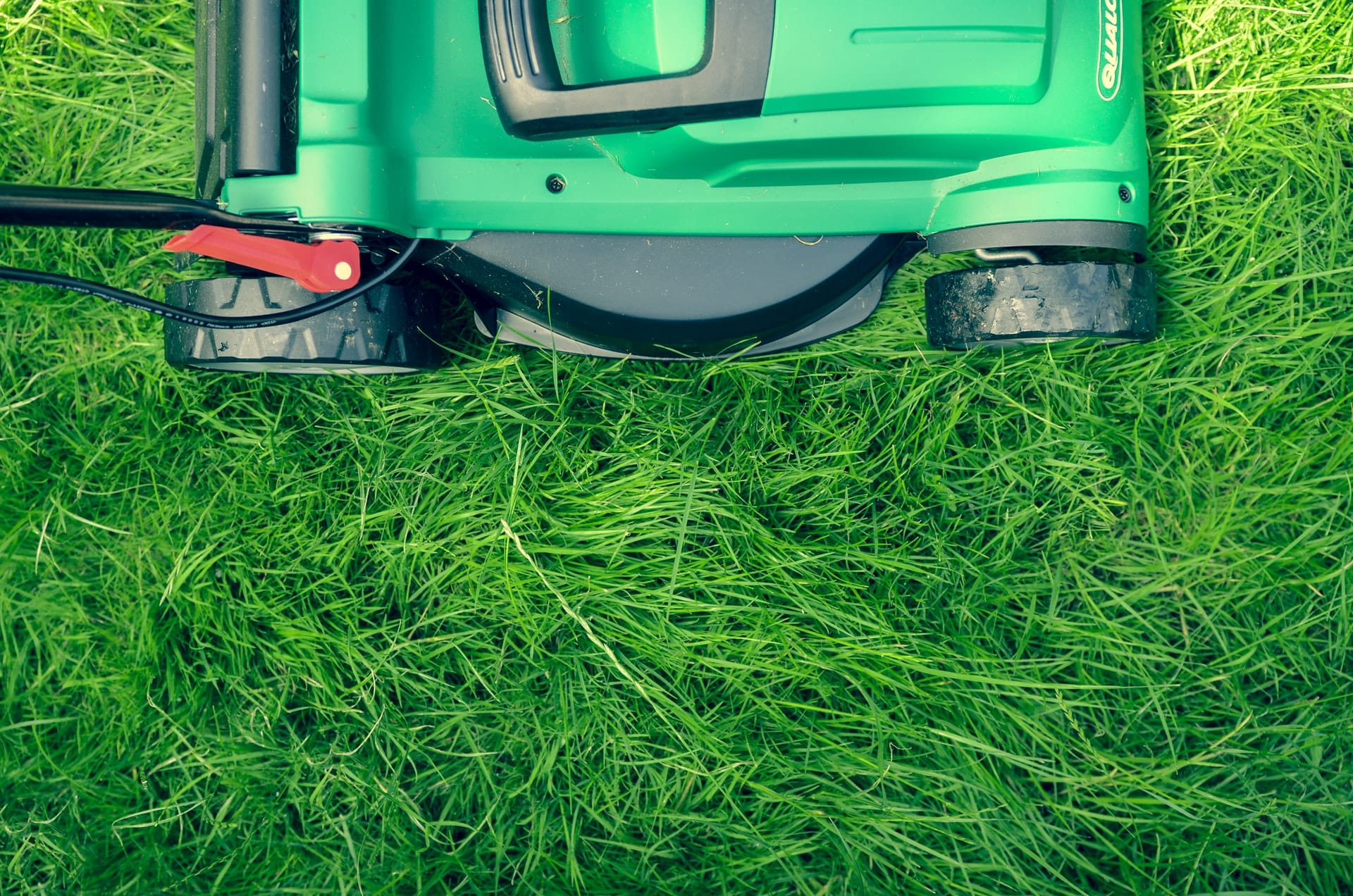 Lawn Care Business Header Image