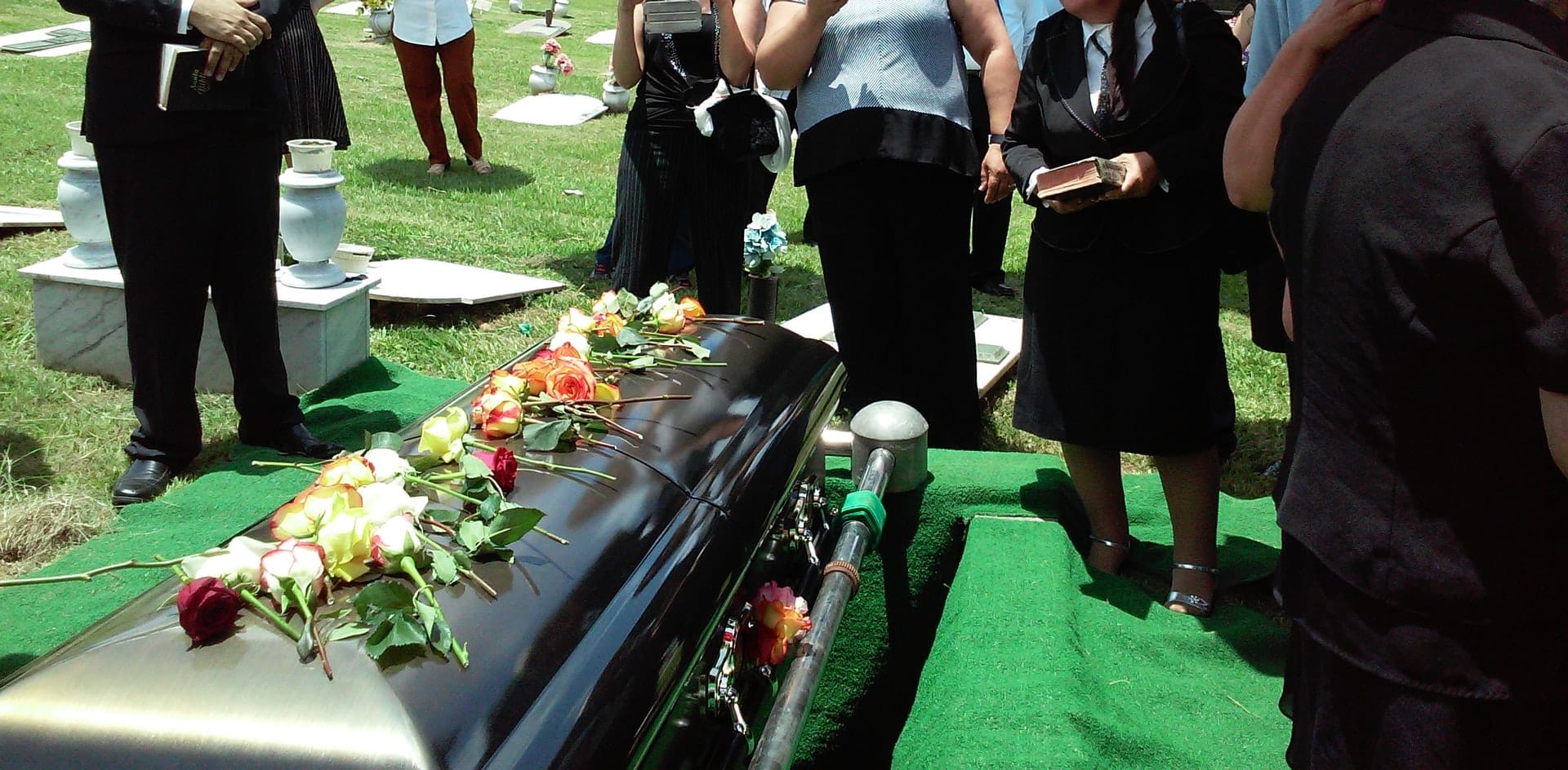 Tips Choosing Funeral Coffin Header Image