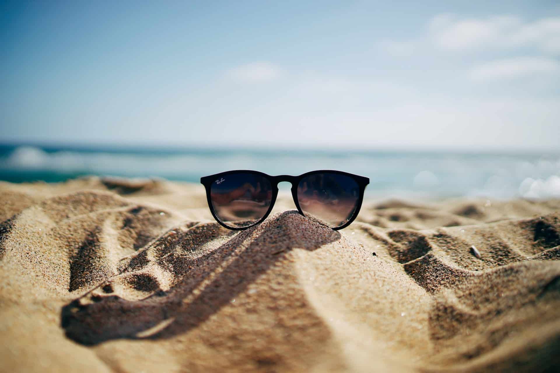 Tips Start Own Sunglasses Business Header Image